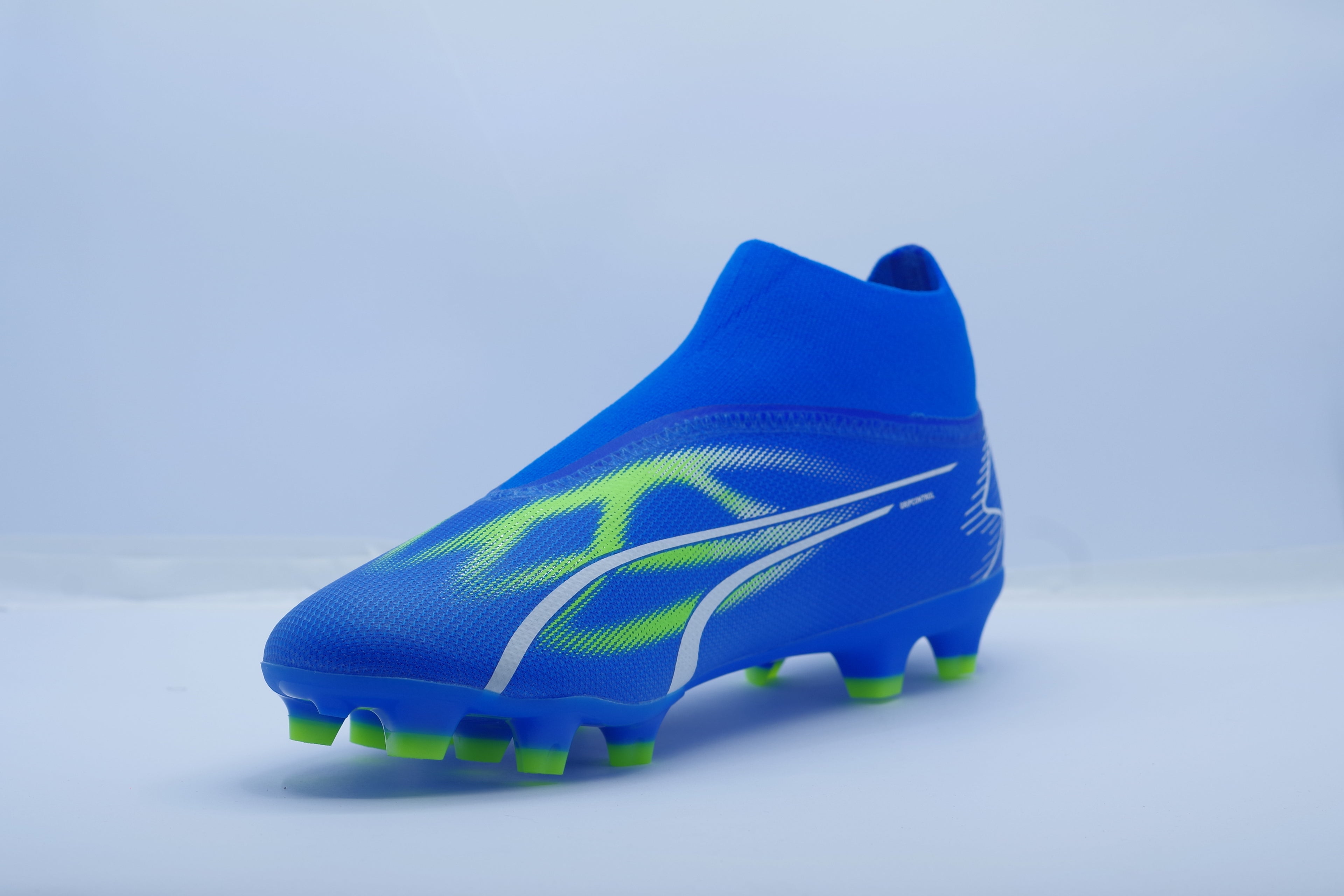 PUMA Ultra Match+ Laceless FG/AG – Ultra Blue/White/Green