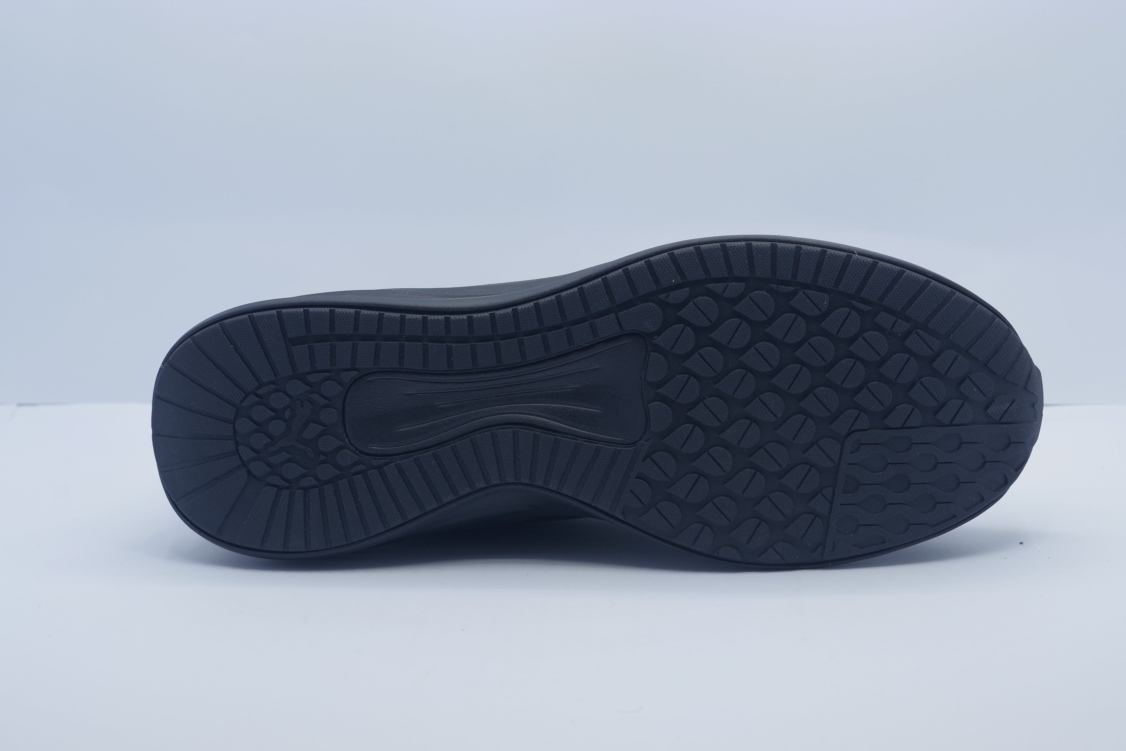 PUMA Transport Modern Running Shoes     (377030-02)