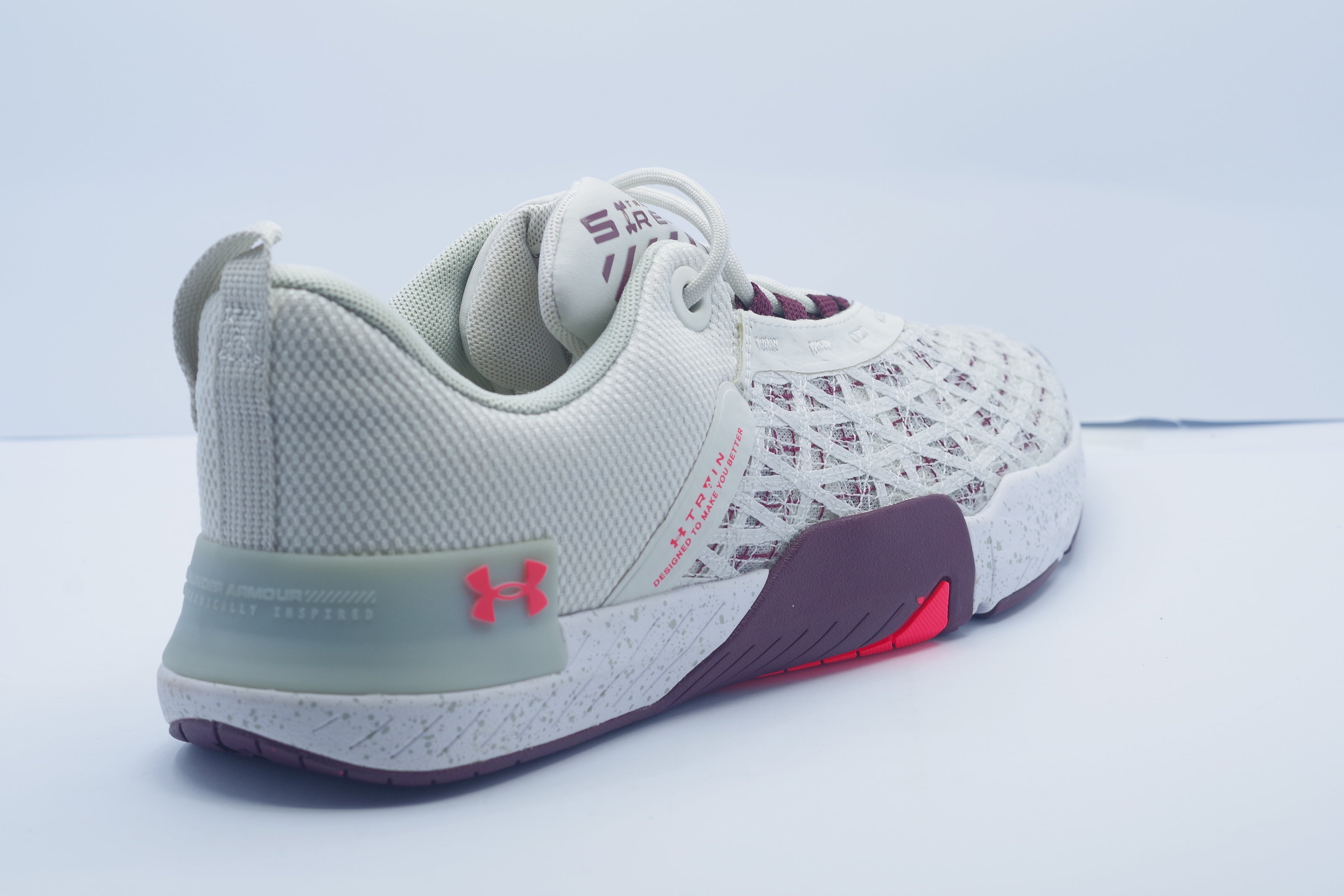 Under Armour Tribase Reign 5  ( 3026021-30)