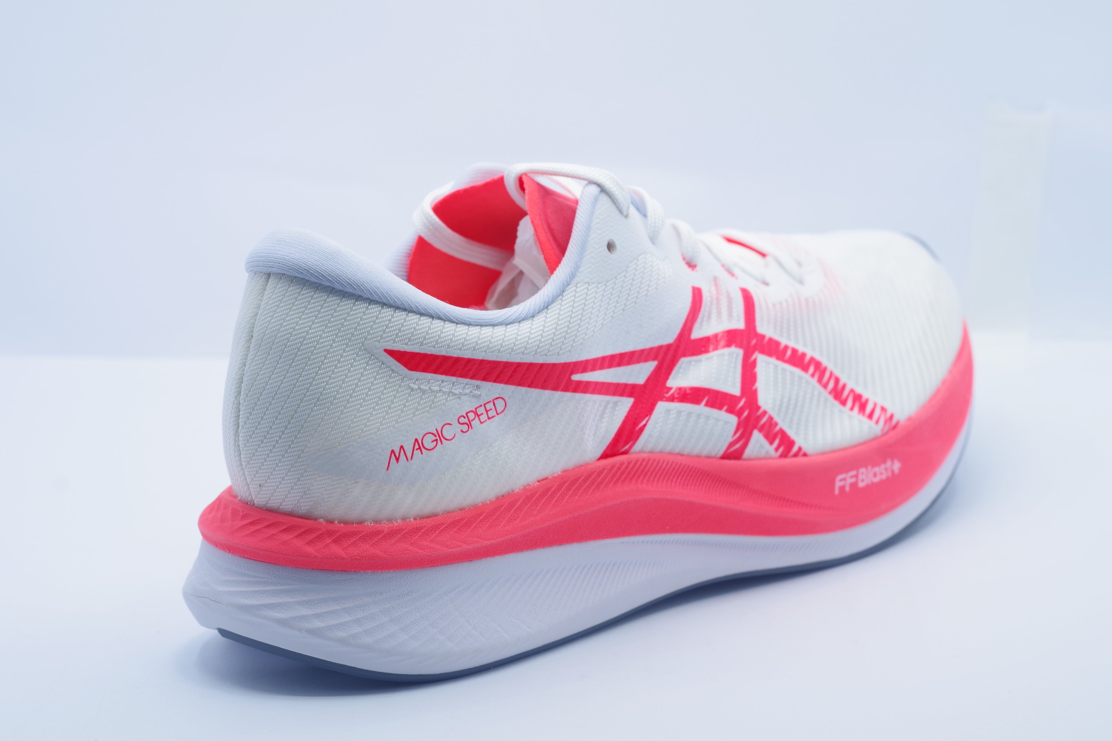 ASICS MAGIC SPEED™ 3 – Men’s Running Shoes     ( F450923)