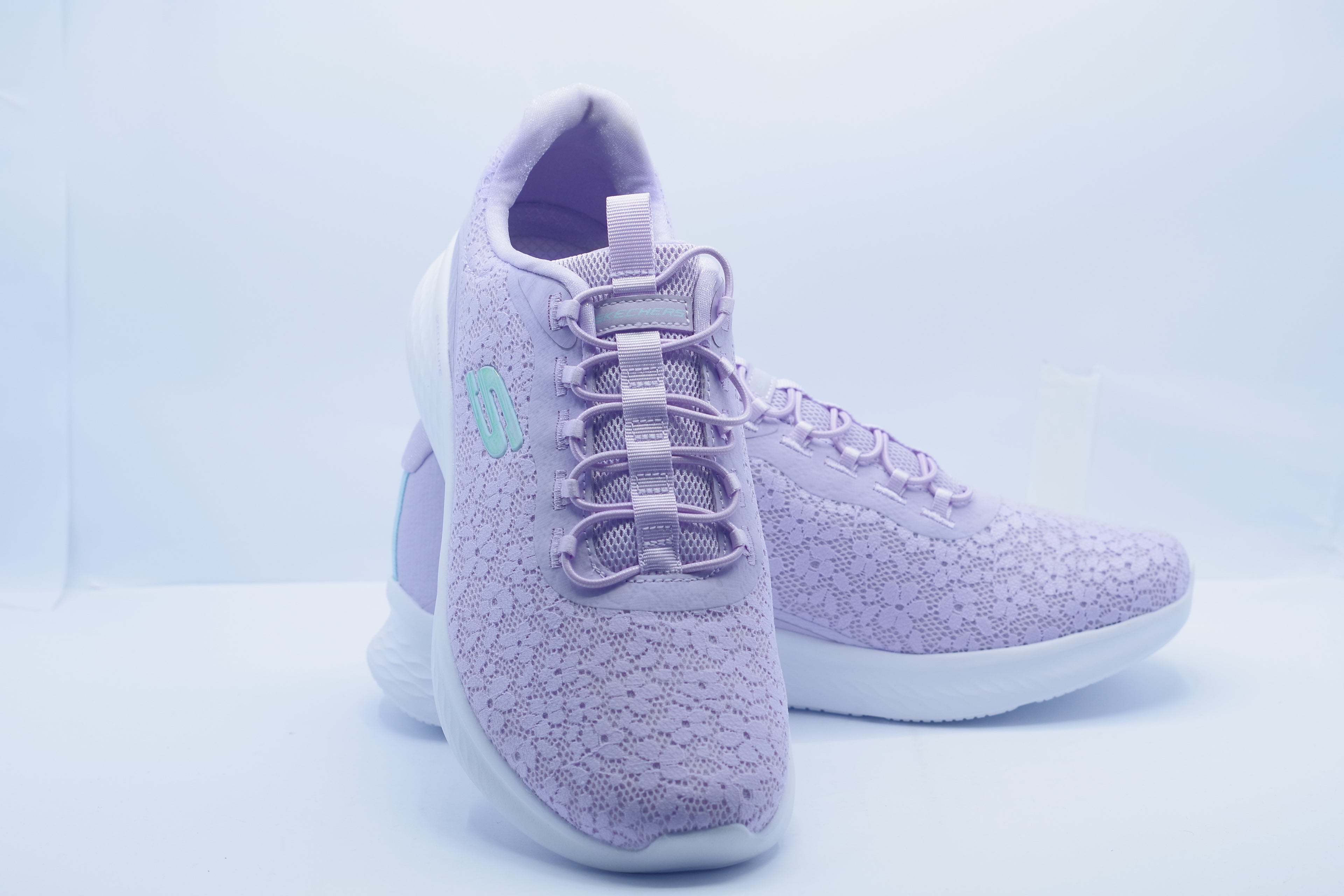 Skechers Summits – Women’s Sneakers