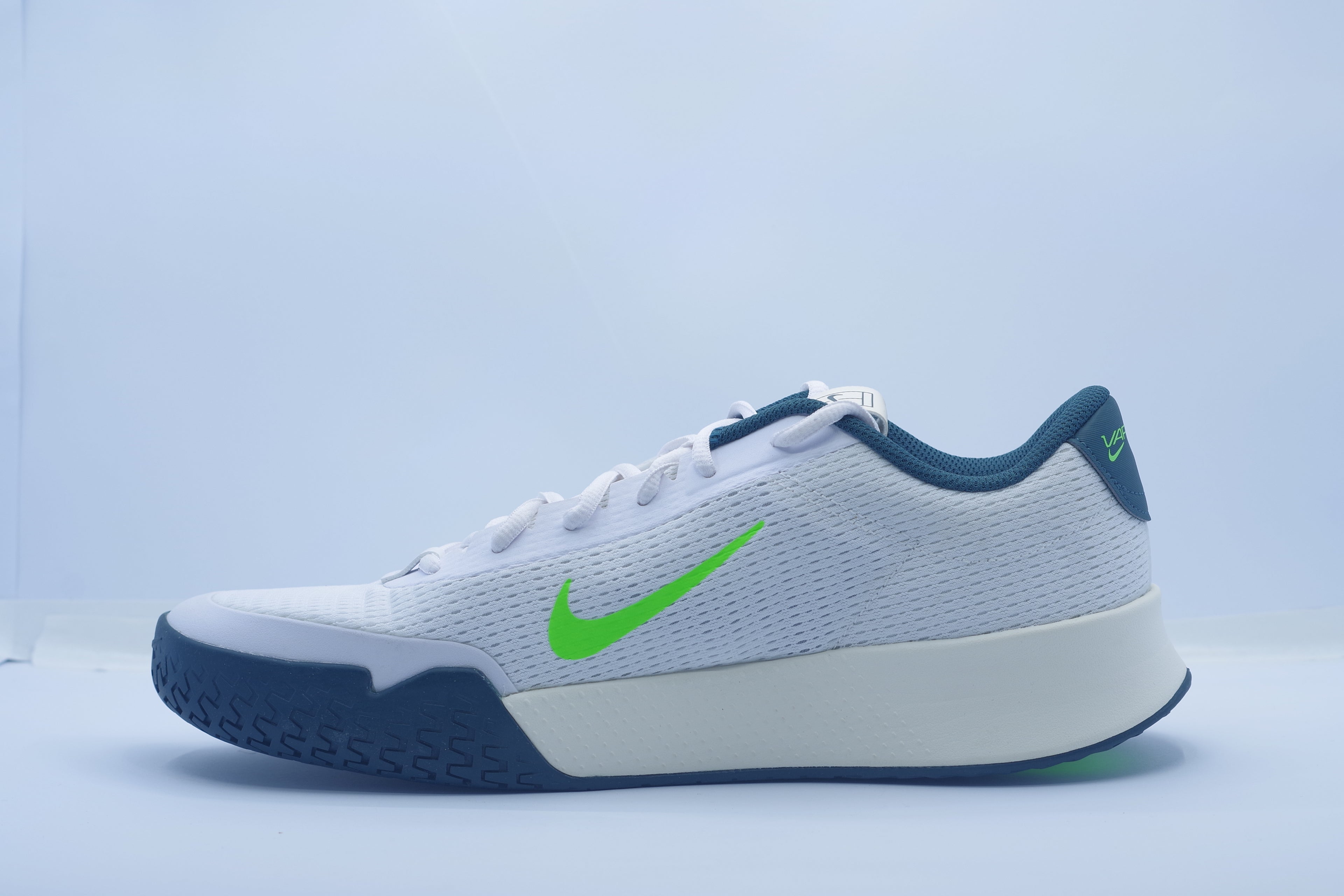 NikeCourt Vapor Lite 2 Men’s Hard Court Tennis Shoes