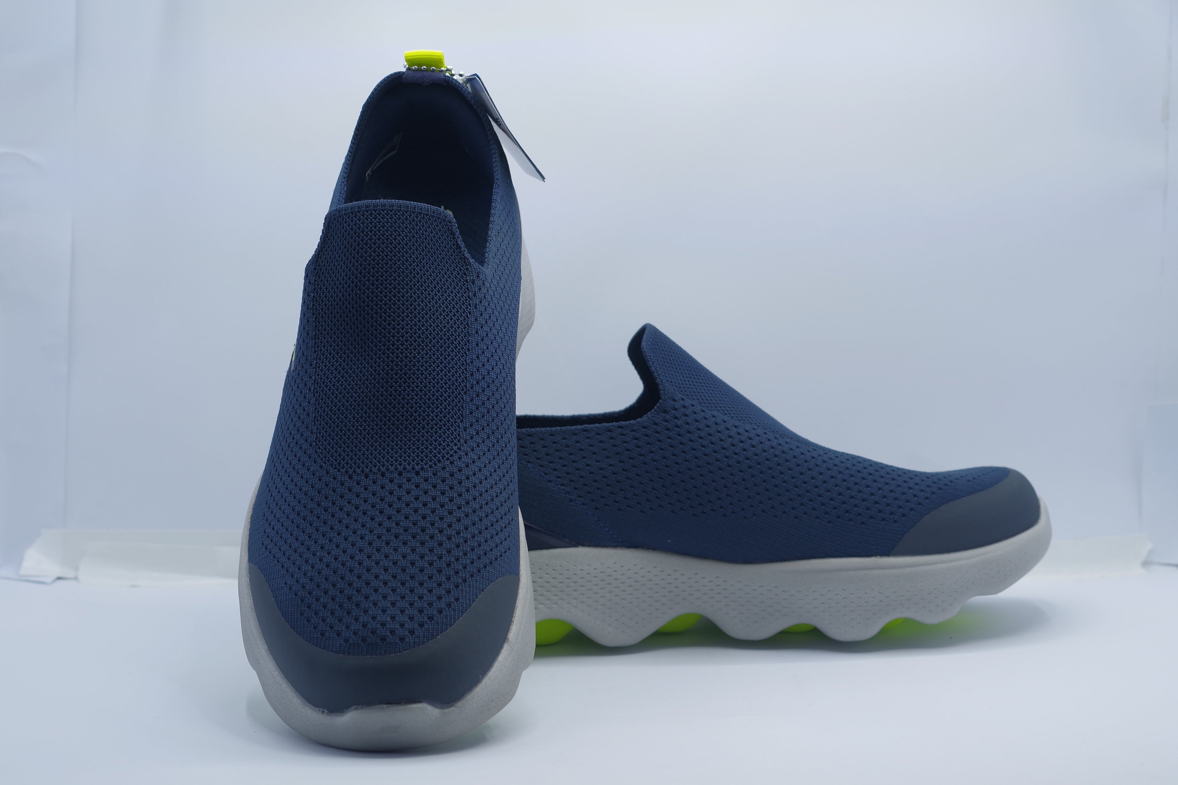 Skechers GOwalk Massage Fit – Tidal   (SN216401WW)