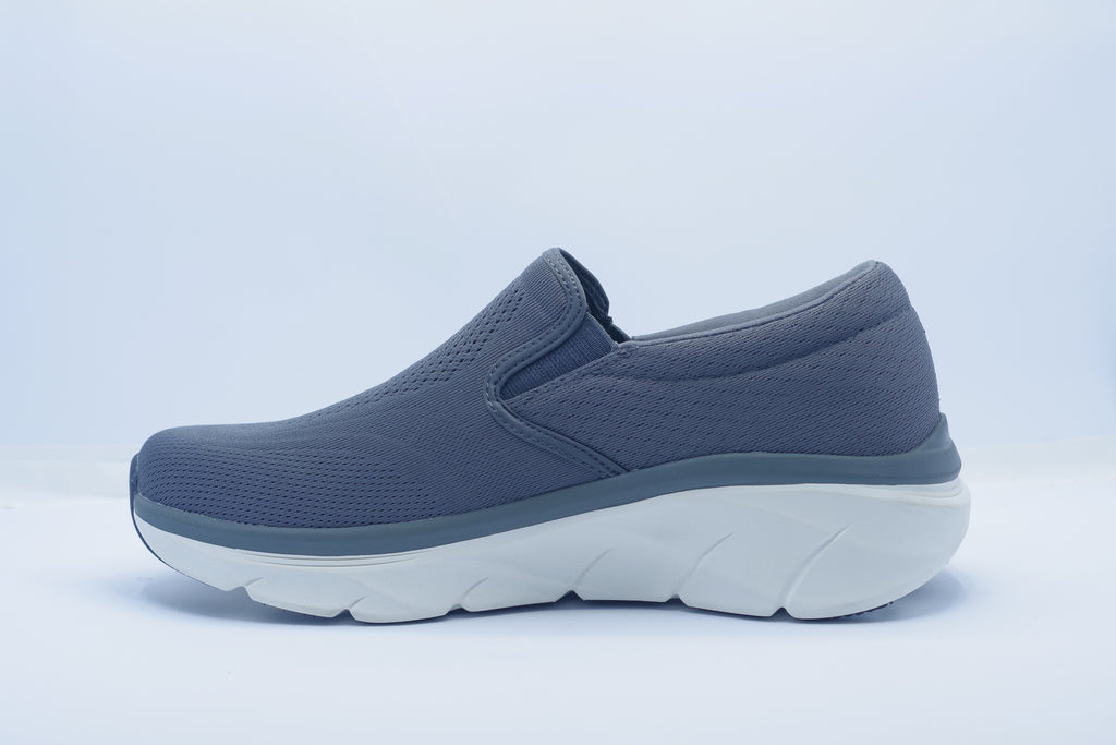 Skechers Men’s Relaxed Fit: D’Lux Walker 2.0 – Denmor