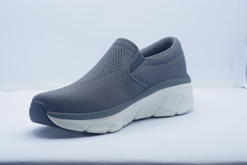 Skechers Men’s Relaxed Fit: D’Lux Walker 2.0 – Denmor