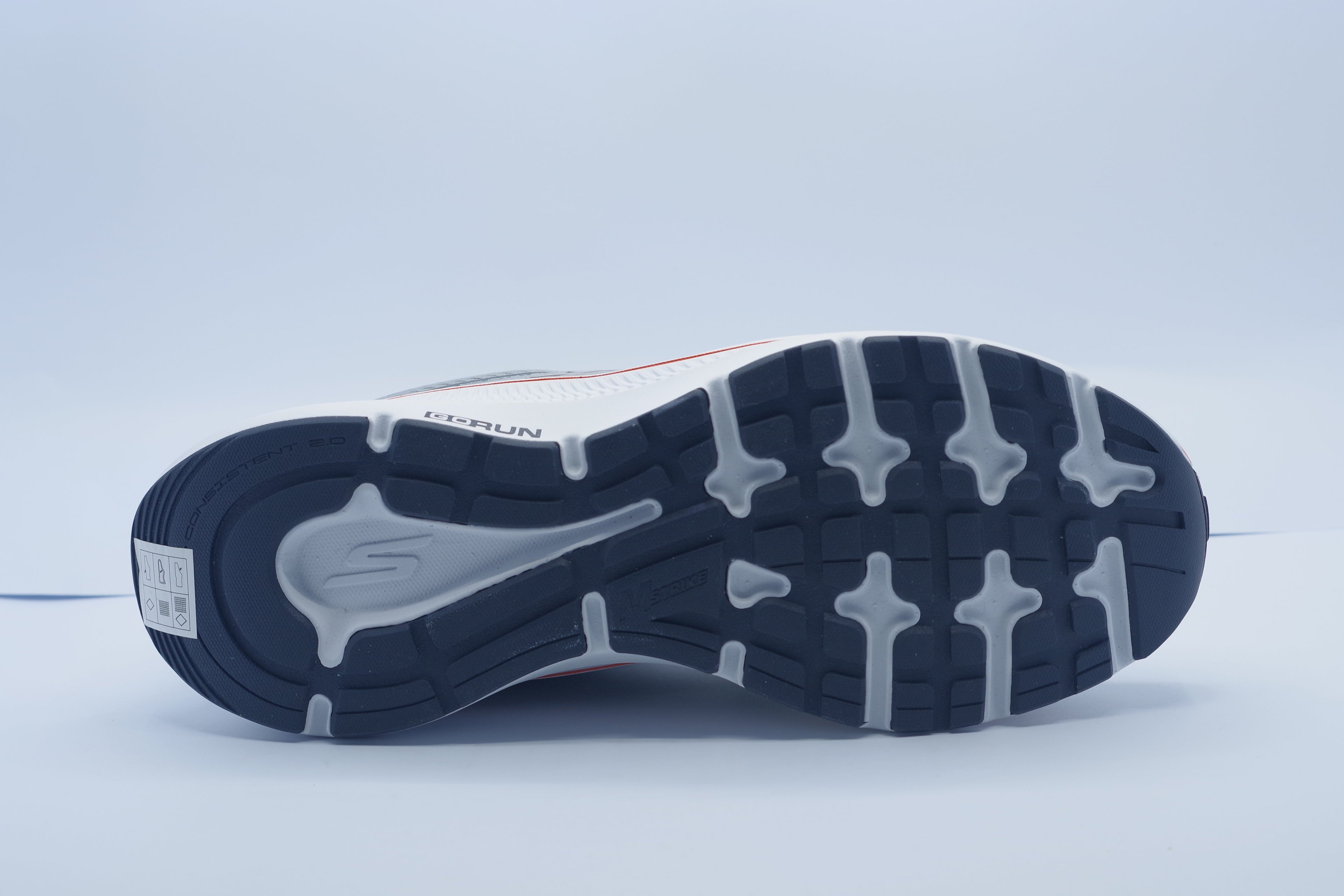 SKECHERS GOrun Consistent 2.0   (SN220865)