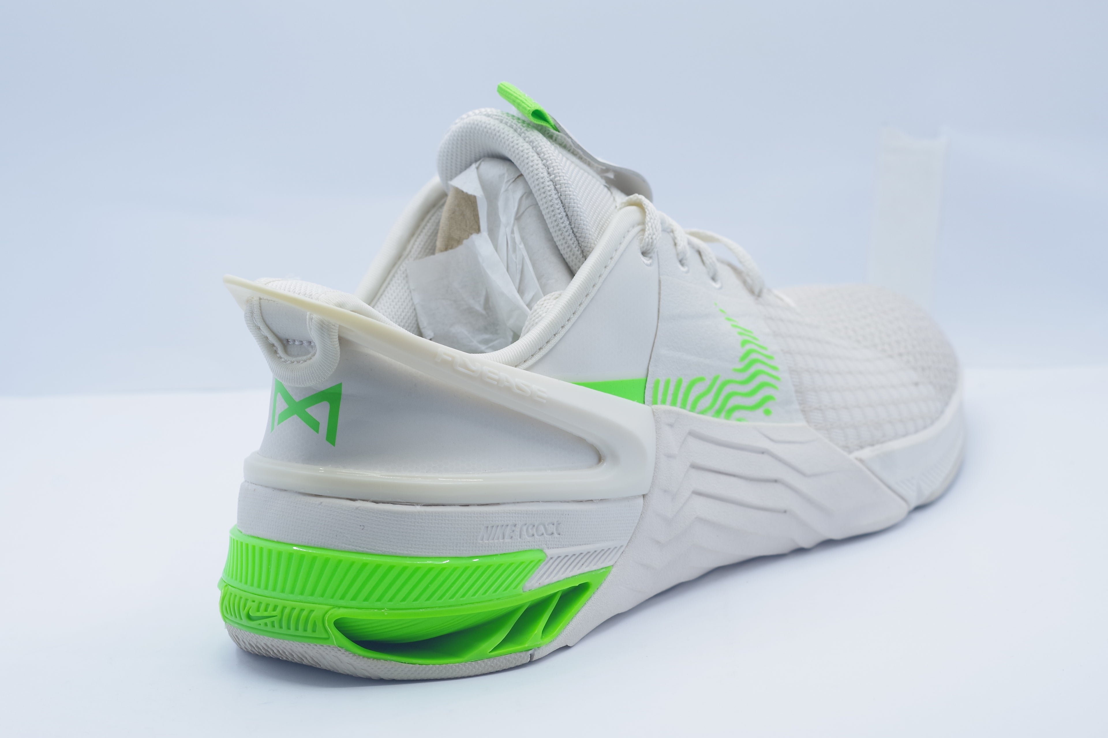 Nike Metcon 8 FlyEase     (DO9388-006)