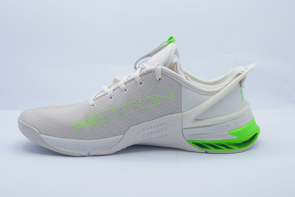 Nike Metcon 8 FlyEase     (DO9388-006)