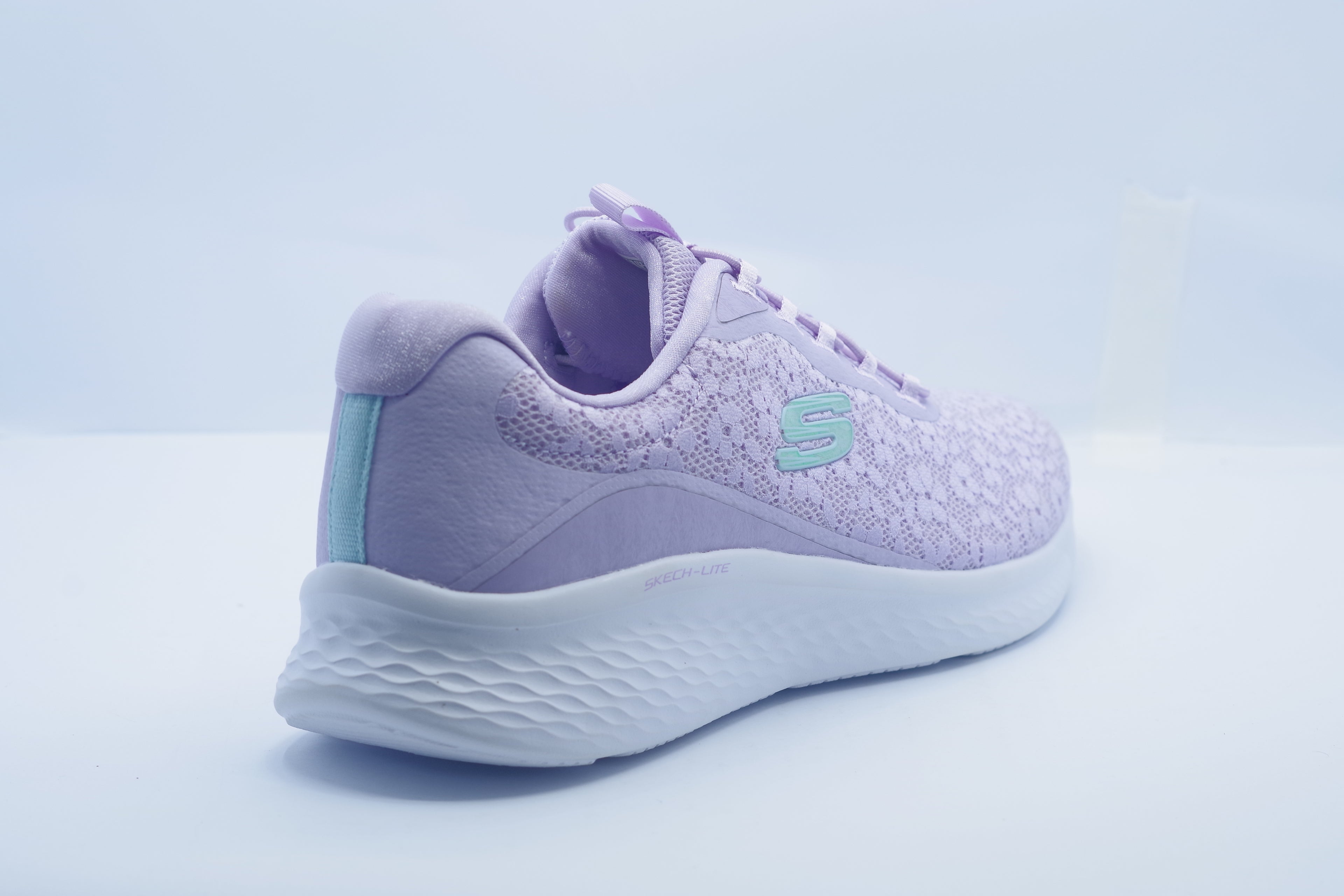 Skechers Summits – Women’s Sneakers