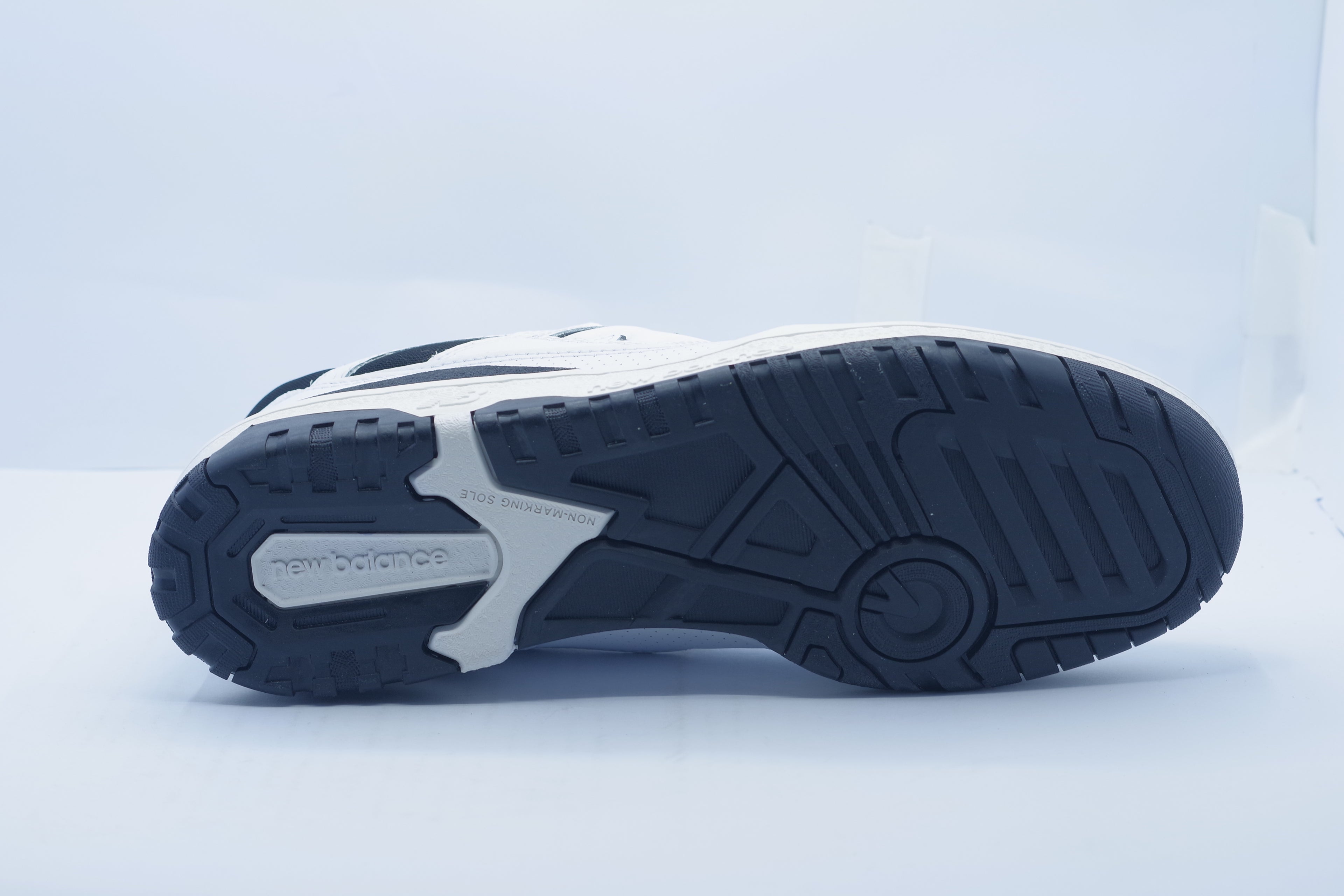 New Balance 550 – White Black
